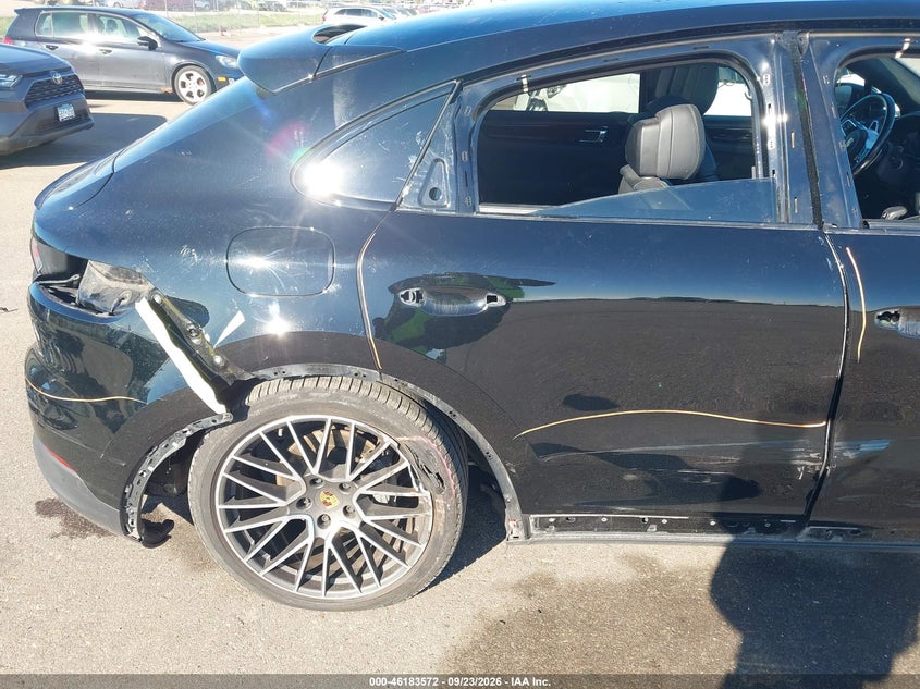 PORSCHE CAYENNE COUPE - zdjęcie 20
