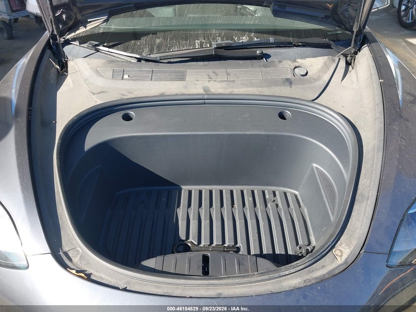 TESLA MODEL 3 - zdjęcie 10