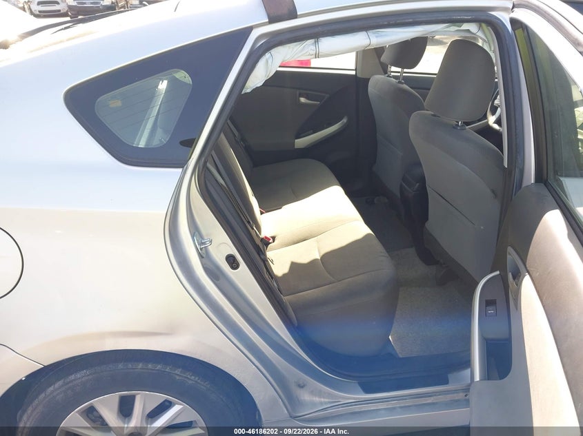 TOYOTA PRIUS PLUG-IN - zdjęcie 8