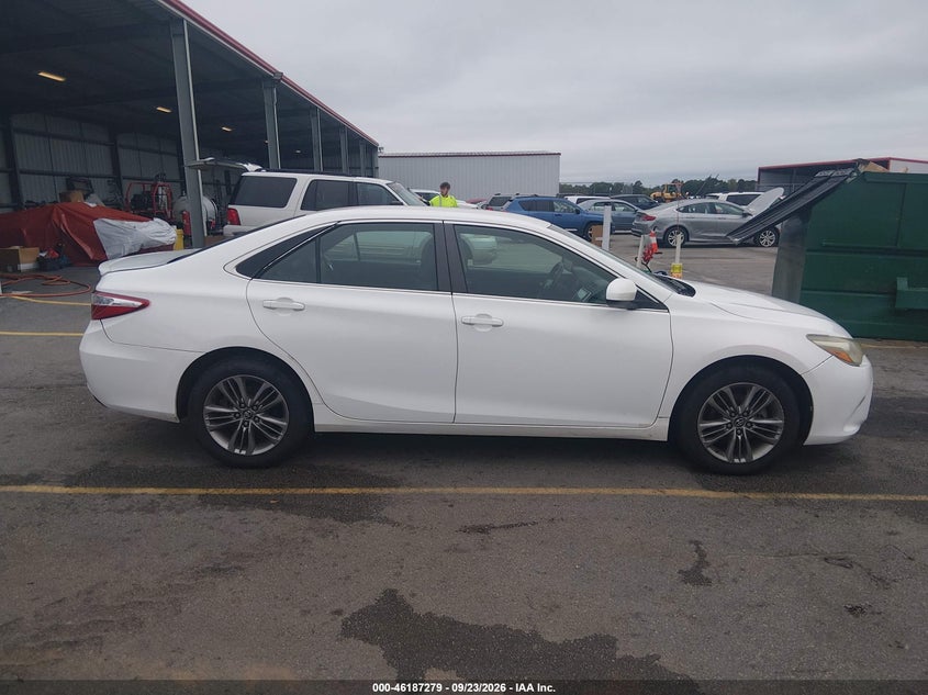 TOYOTA CAMRY - zdjęcie 13