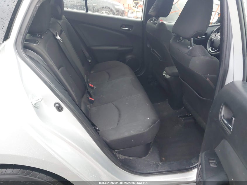 TOYOTA PRIUS - zdjęcie 8