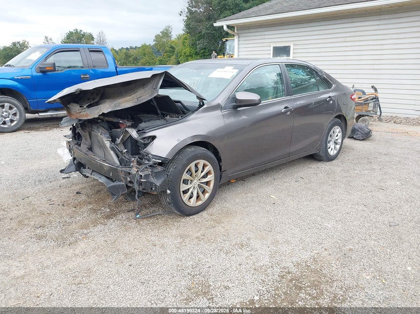 TOYOTA CAMRY - zdjęcie 2