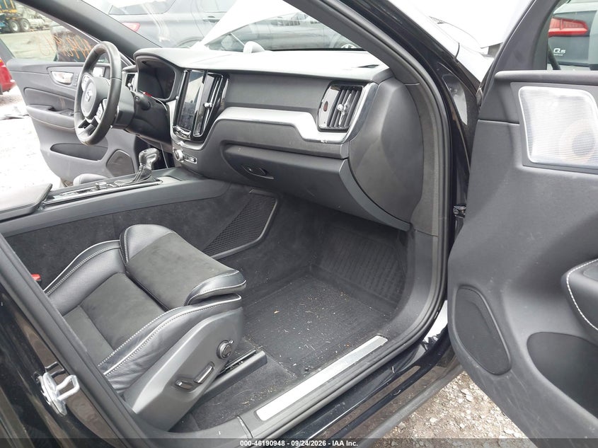 VOLVO XC60 - zdjęcie 5