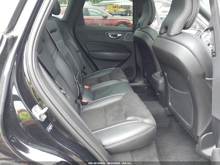 VOLVO XC60 - zdjęcie 8