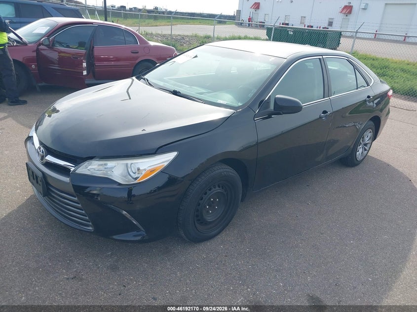 TOYOTA CAMRY - zdjęcie 2