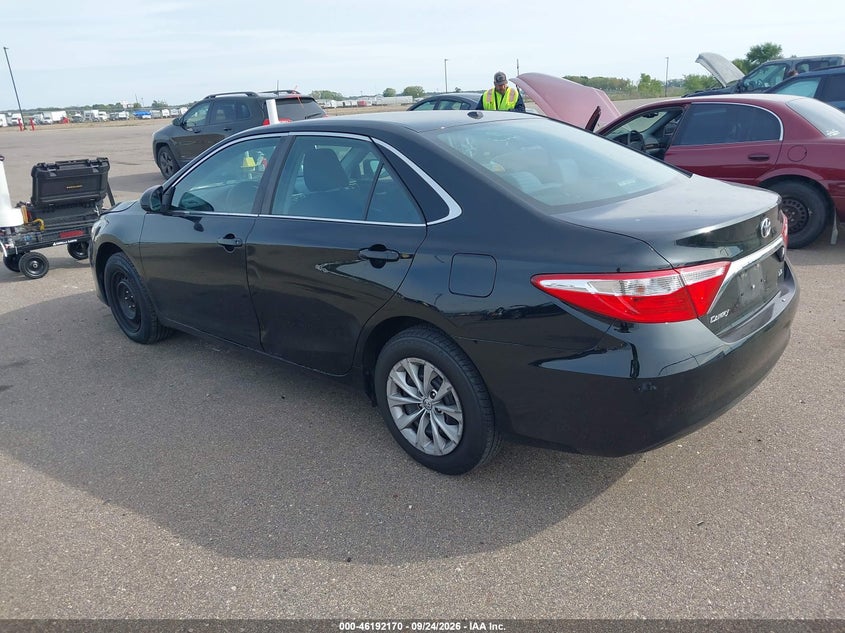 TOYOTA CAMRY - zdjęcie 3