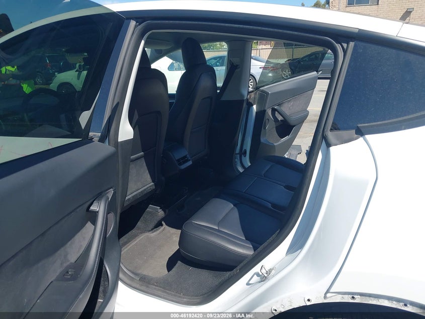 TESLA MODEL Y - zdjęcie 8