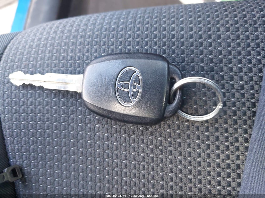 TOYOTA RAV4 - zdjęcie 11