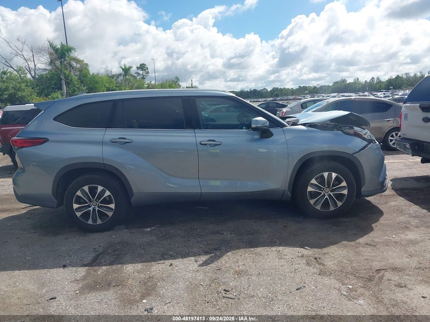 TOYOTA HIGHLANDER - zdjęcie 13