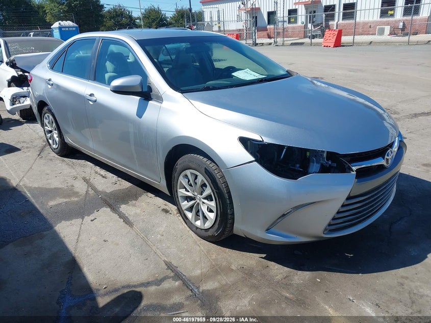 TOYOTA CAMRY - zdjęcie 1