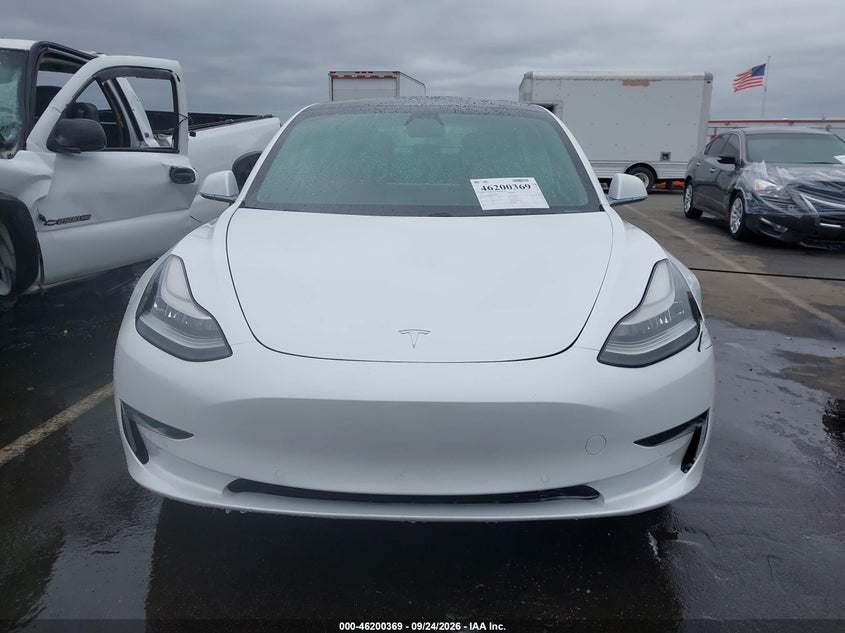 TESLA MODEL 3 - zdjęcie 12