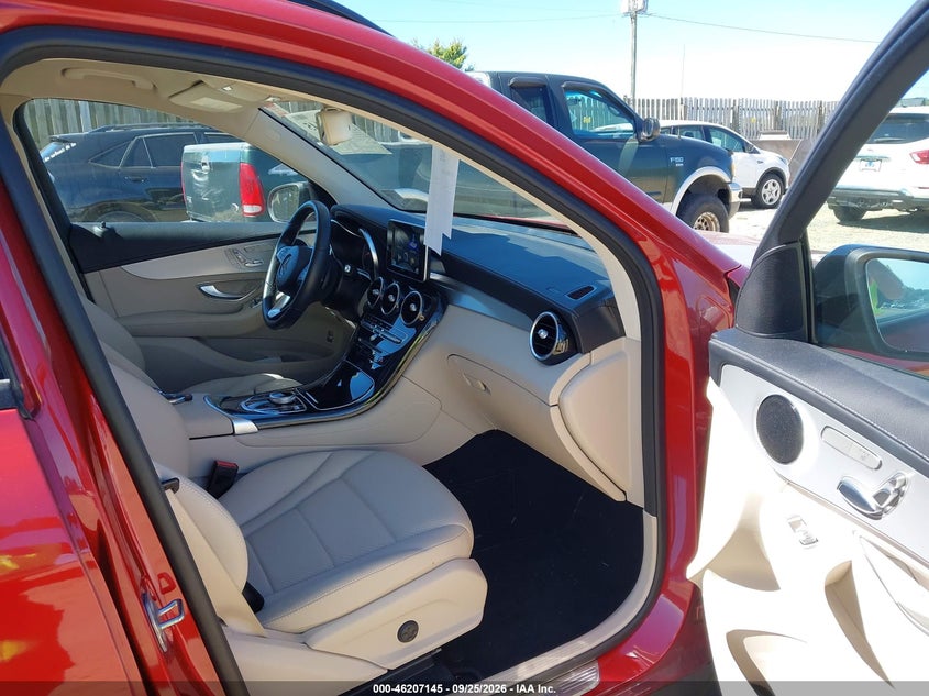MERCEDES-BENZ GLC 300 - zdjęcie 5