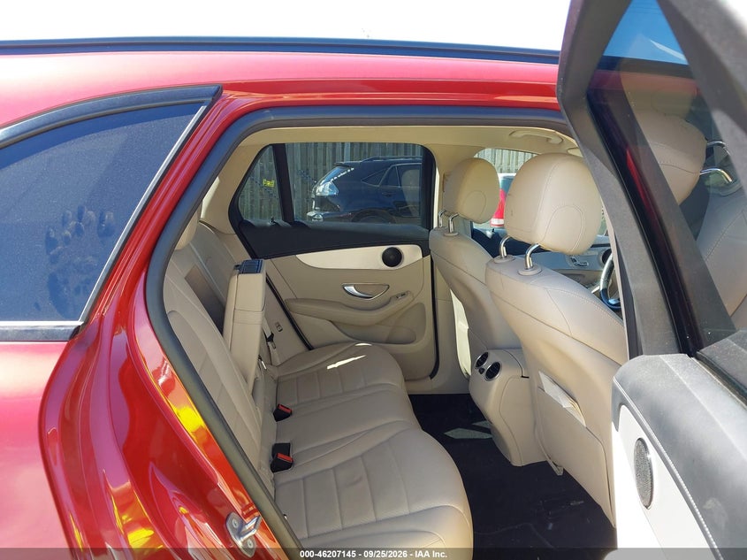MERCEDES-BENZ GLC 300 - zdjęcie 8