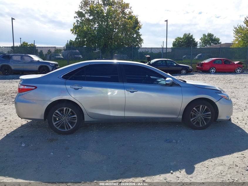 TOYOTA CAMRY - zdjęcie 13
