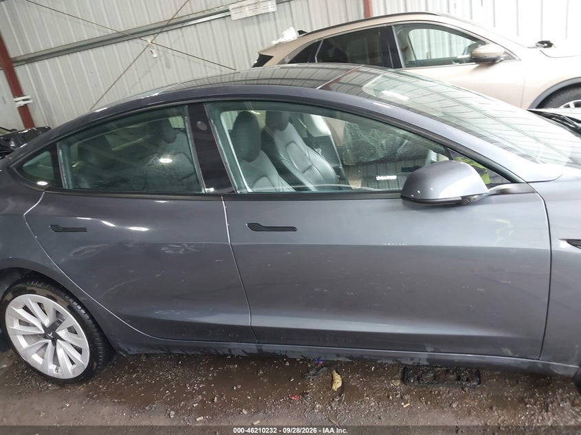 TESLA MODEL 3 - zdjęcie 13