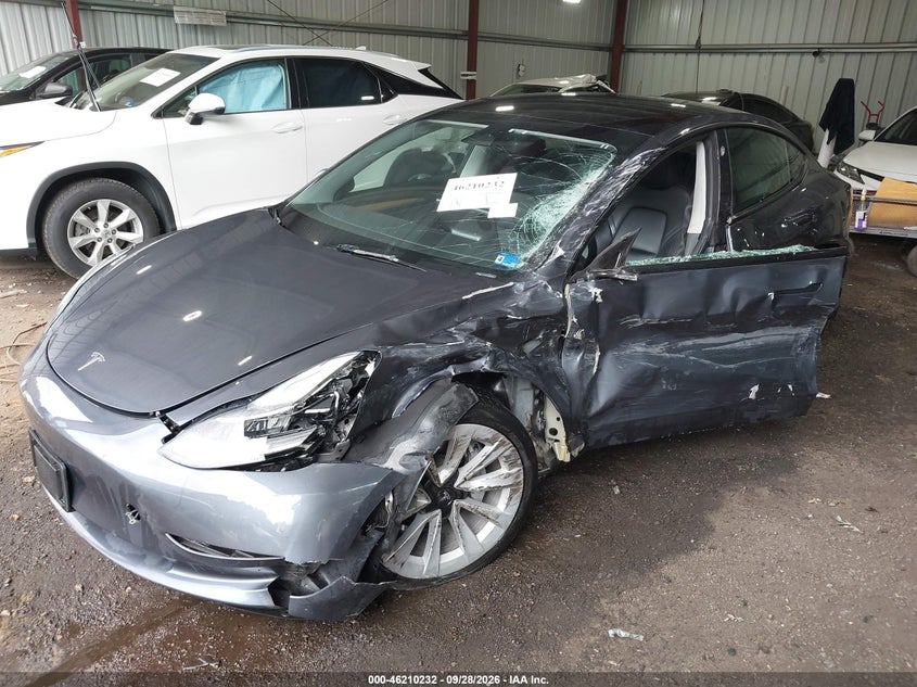 TESLA MODEL 3 - zdjęcie 2