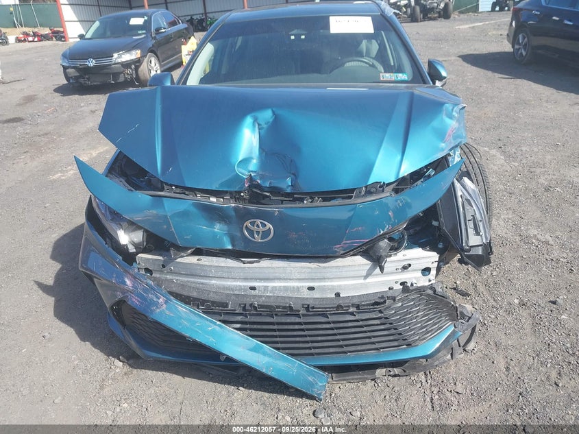 TOYOTA CAMRY - zdjęcie 17