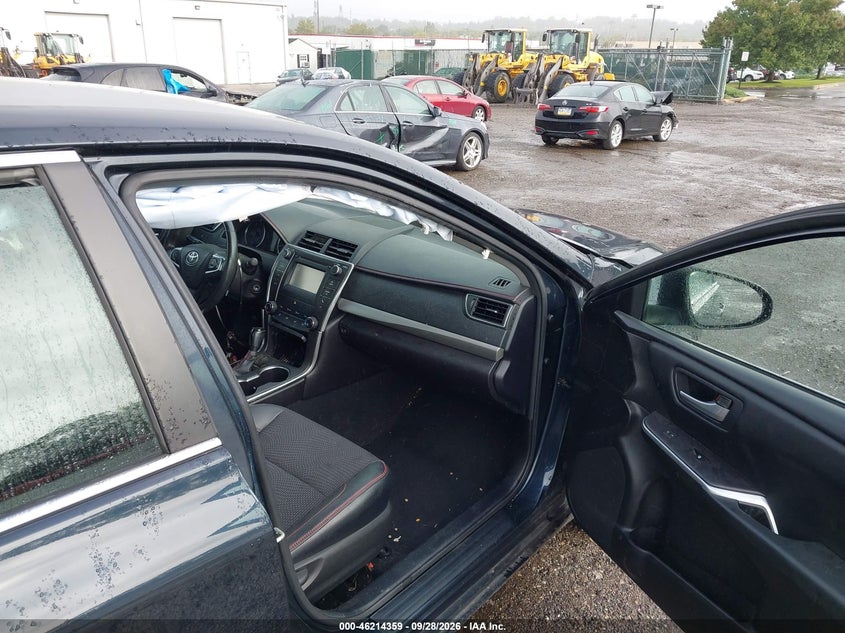 TOYOTA CAMRY - zdjęcie 5