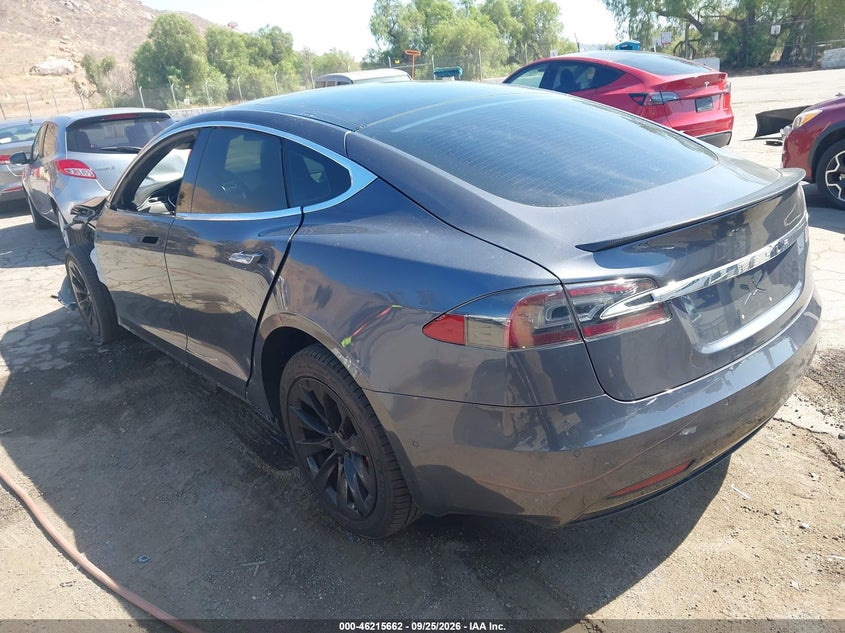 TESLA MODEL S - zdjęcie 3