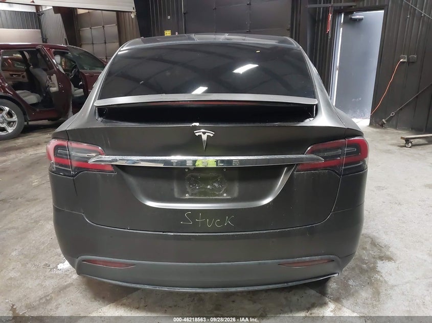 TESLA MODEL X - zdjęcie 15