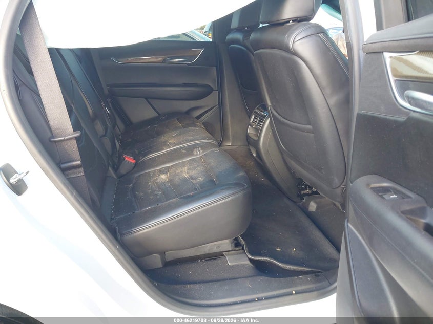 CADILLAC XT5 - zdjęcie 8
