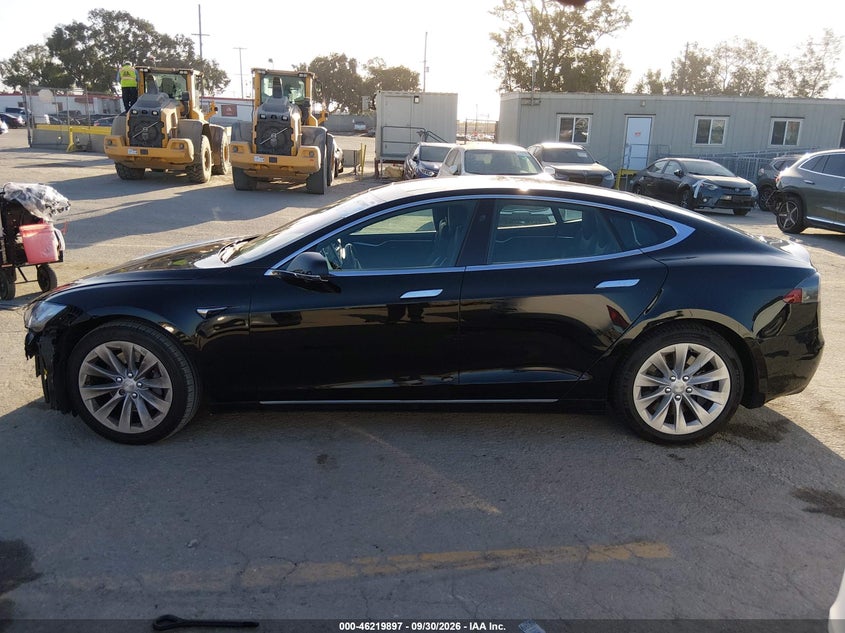 TESLA MODEL S - zdjęcie 15