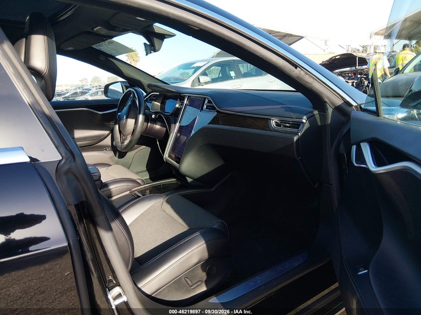 TESLA MODEL S - zdjęcie 5