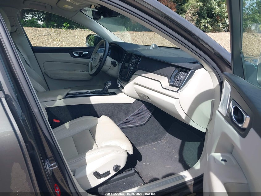 VOLVO XC60 - zdjęcie 5