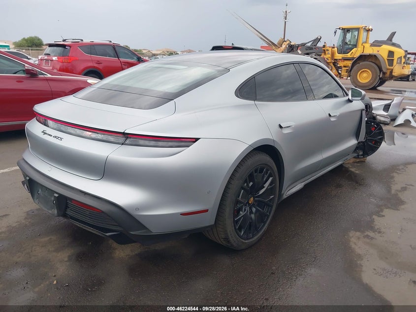 PORSCHE TAYCAN - zdjęcie 4