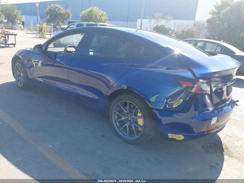 TESLA MODEL 3 - zdjęcie 3
