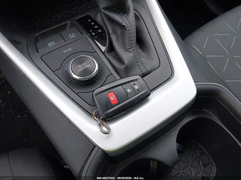 TOYOTA RAV4 HYBRID - zdjęcie 11