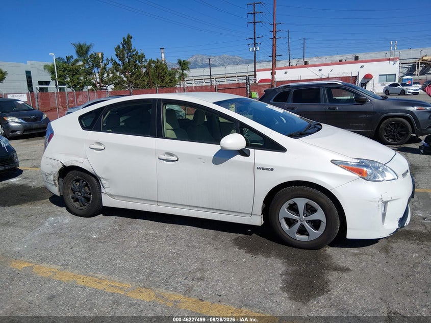 TOYOTA PRIUS - zdjęcie 13