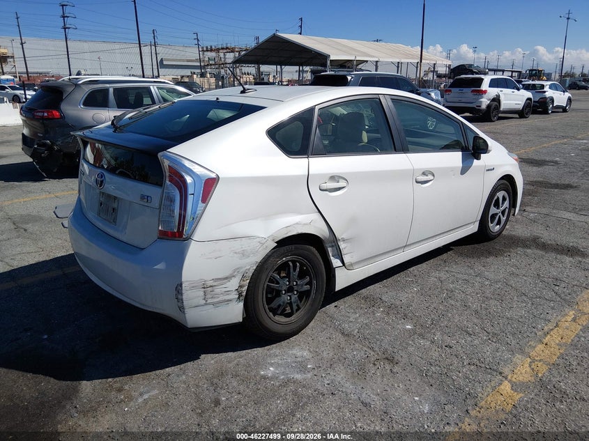 TOYOTA PRIUS - zdjęcie 4