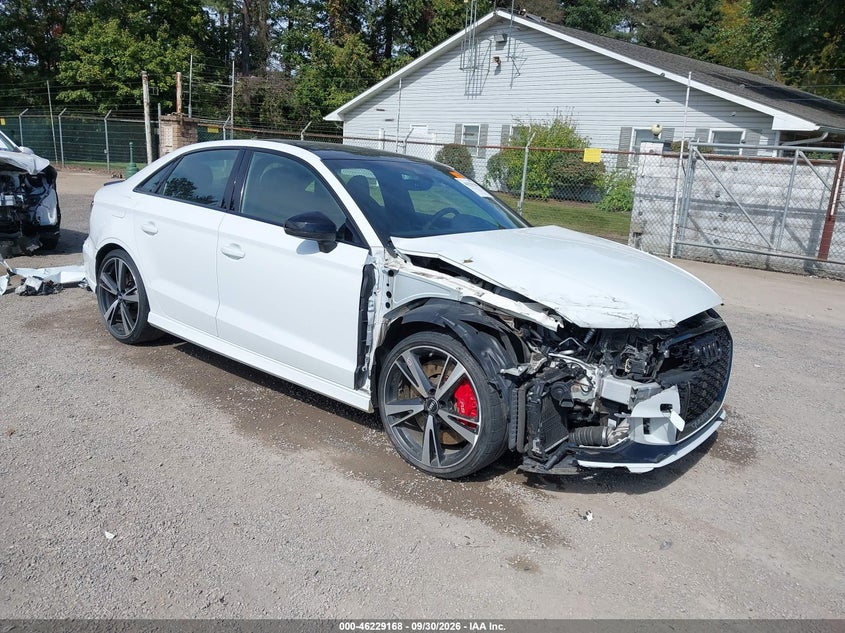 AUDI RS 3 - zdjęcie 1
