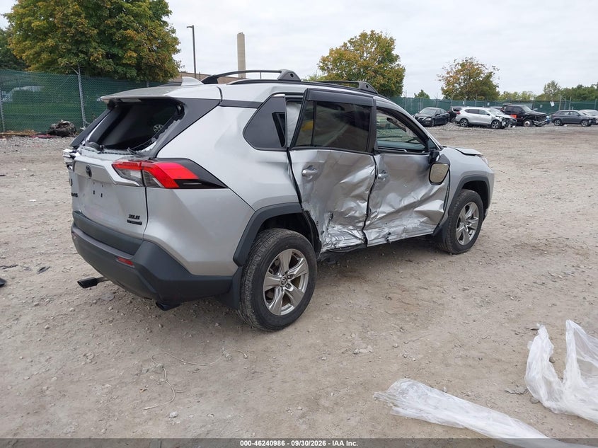 TOYOTA RAV4 HYBRID - zdjęcie 4