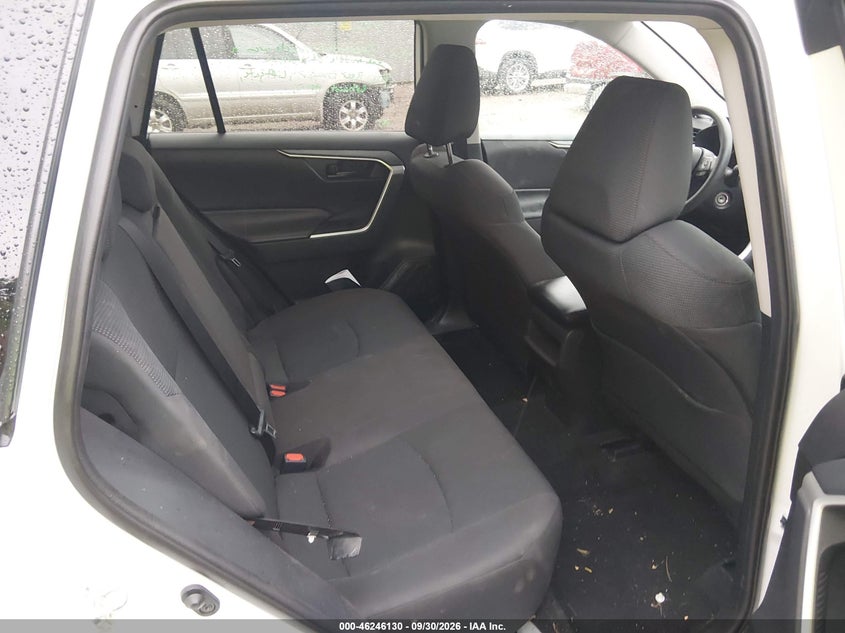 TOYOTA RAV4 - zdjęcie 8