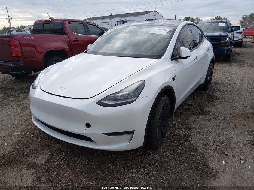 TESLA MODEL Y - zdjęcie 2