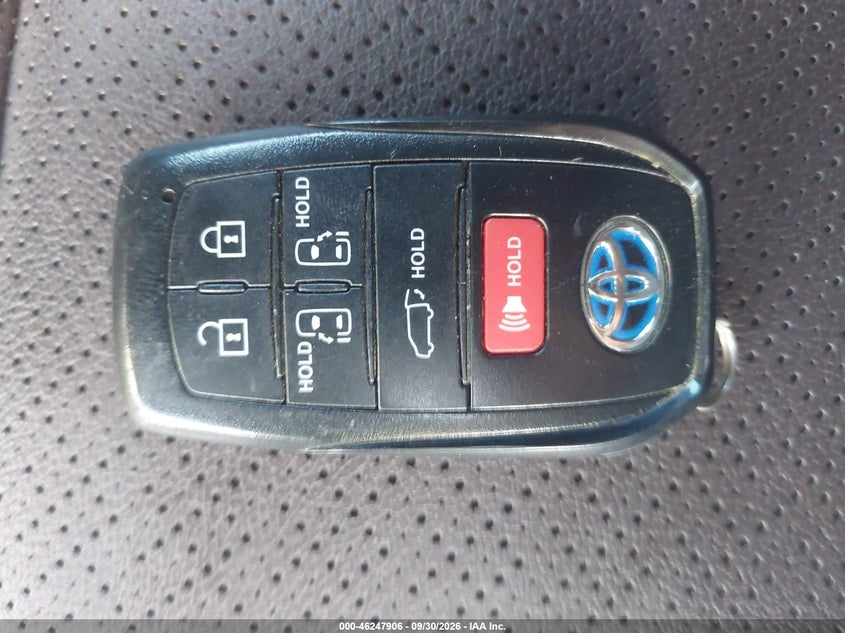 TOYOTA SIENNA - zdjęcie 11