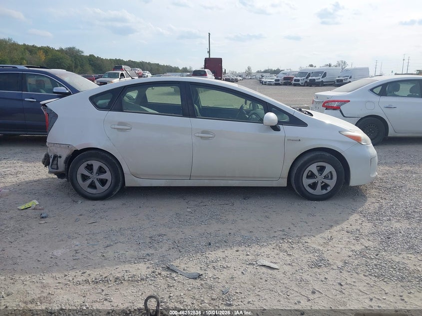 TOYOTA PRIUS - zdjęcie 14