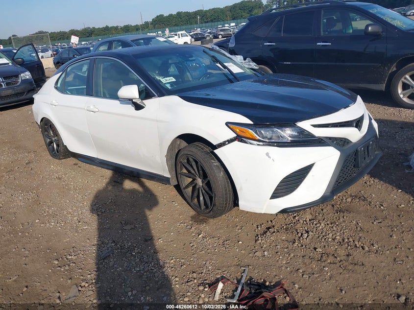 TOYOTA CAMRY - zdjęcie 1