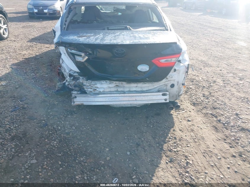 TOYOTA CAMRY - zdjęcie 16