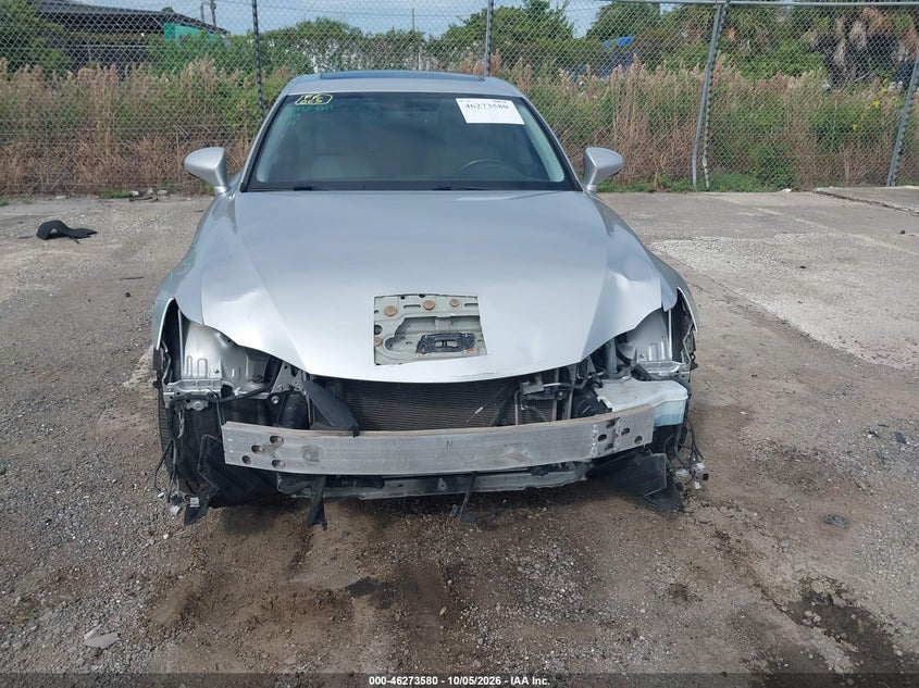 LEXUS IS 200T - zdjęcie 12