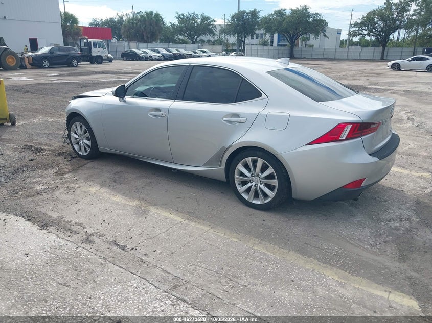 LEXUS IS 200T - zdjęcie 3