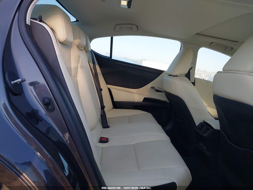 LEXUS ES 300H - zdjęcie 8