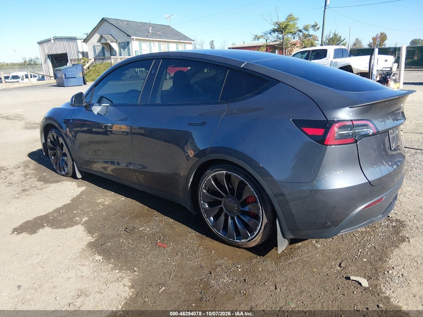 TESLA MODEL Y - zdjęcie 3