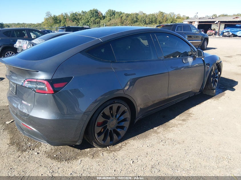TESLA MODEL Y - zdjęcie 4