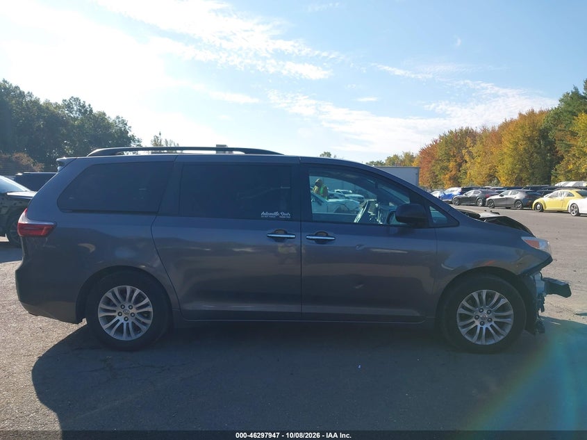 TOYOTA SIENNA - zdjęcie 14
