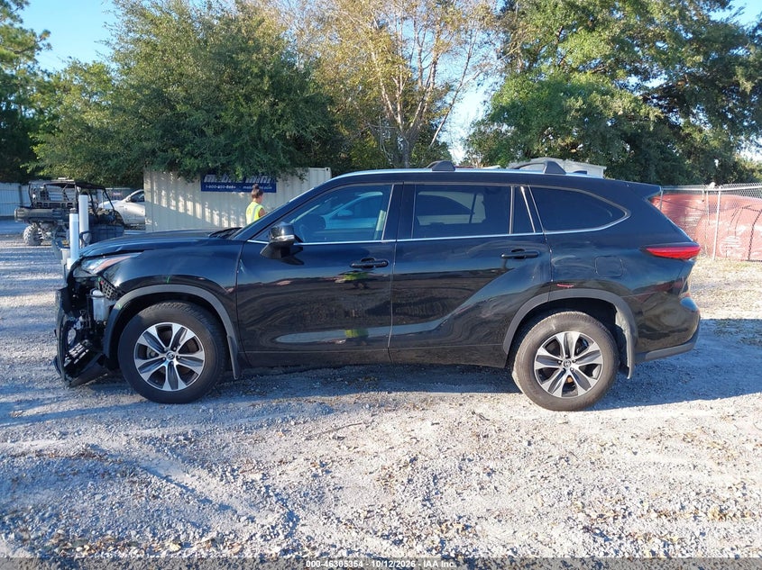 TOYOTA HIGHLANDER - zdjęcie 15
