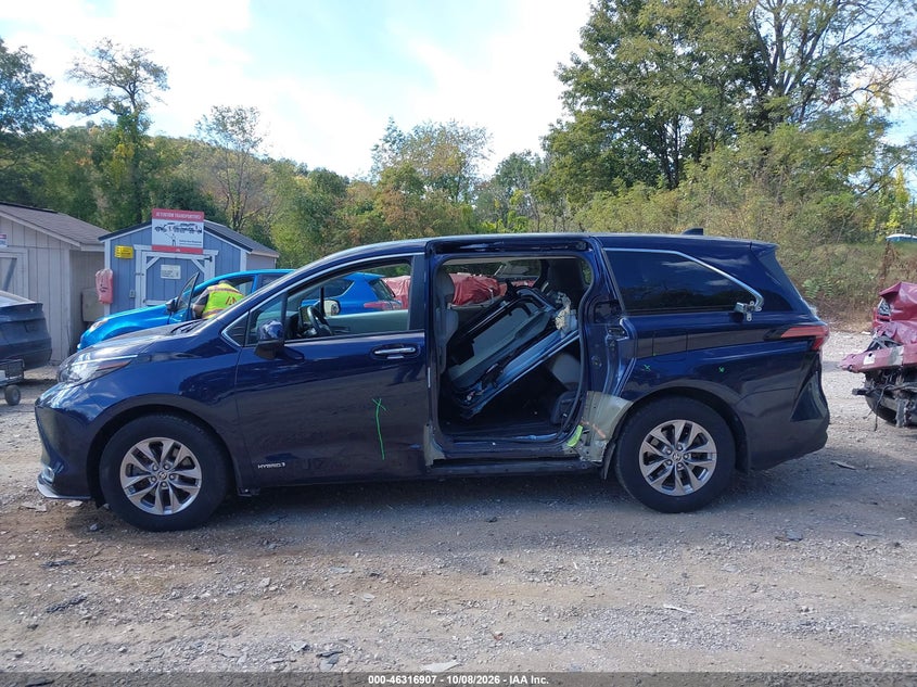 TOYOTA SIENNA - zdjęcie 14