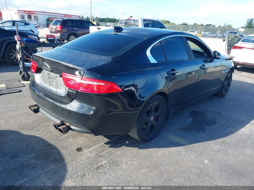 JAGUAR XE - zdjęcie 4